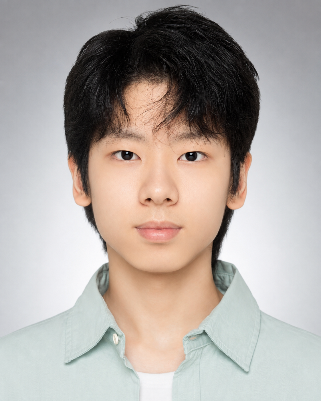 Portrait or studio image of Dong Xuyi